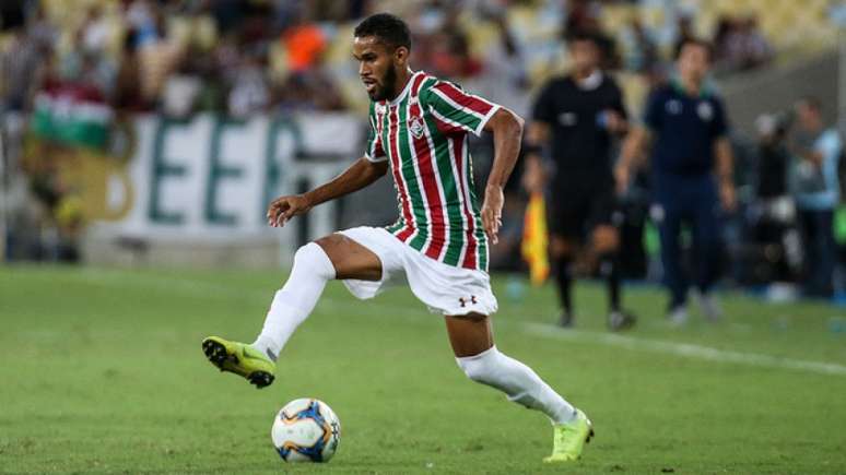 Everaldo em ação nesta quarta-feira pelo Fluminense (Foto: LUCAS MERÇON / FLUMINENSE F.C.)
