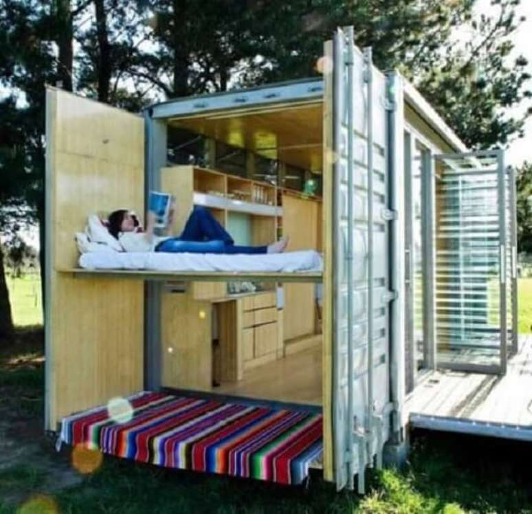 73. Casa container com espaço externo. Fonte: Pinterest
