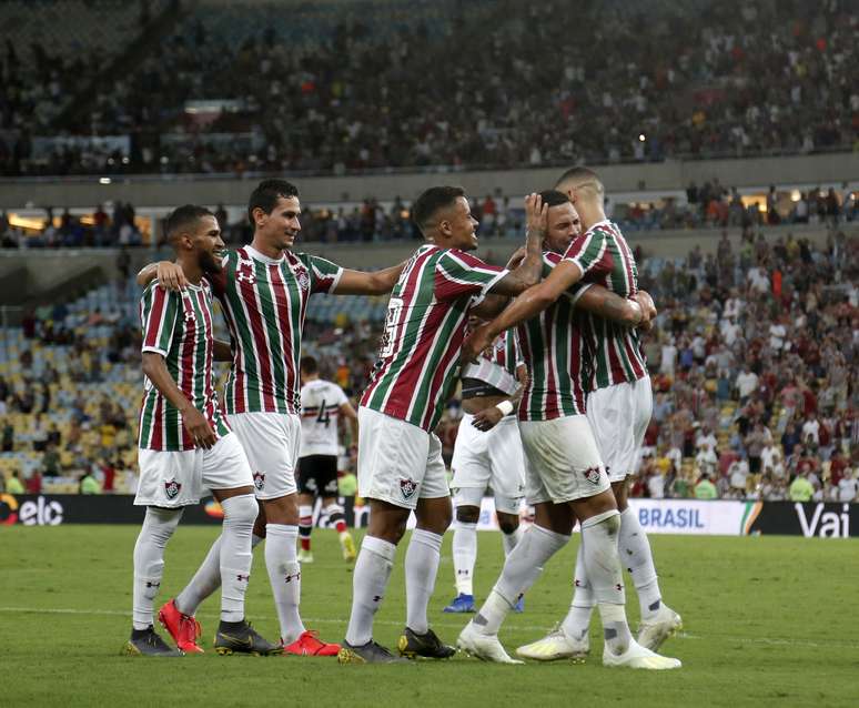 Luciano, do Fluminense, comemora após marcar gol durante partida contra o Santa Cruz (PE), válida pela quarta fase da Copa do Brasil 2019, no Estádio Jornalista Mário Filho (Maracanã), na zona norte do Rio de Janeiro, nesta quarta-feira (17).