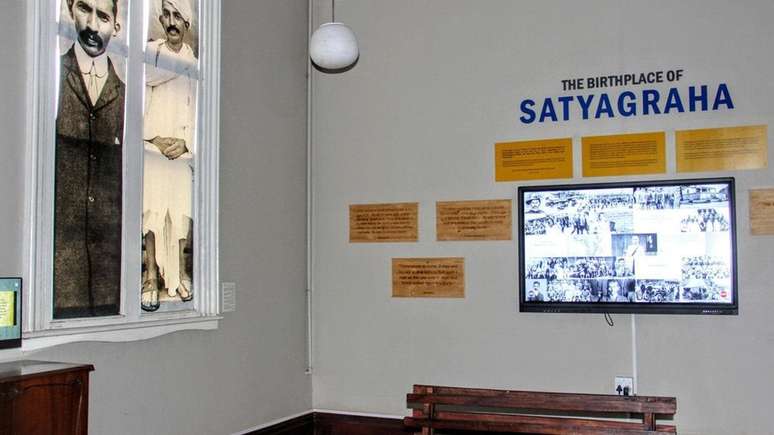 Gandhi foi forçado a passar a noite na sala de espera da estação de Pietermaritzburg, que agora abriga uma exposição detalhando o que aconteceu