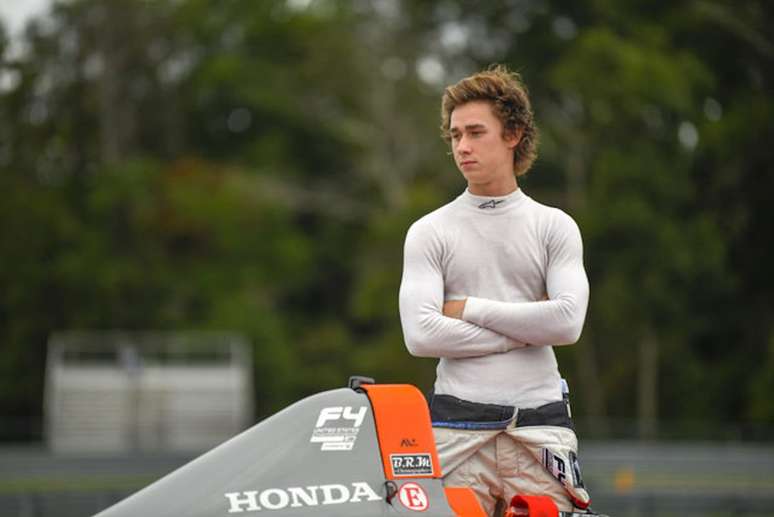 Arthur Leist termina primeiro dia de treinos da F4 americana na 4ª colocação