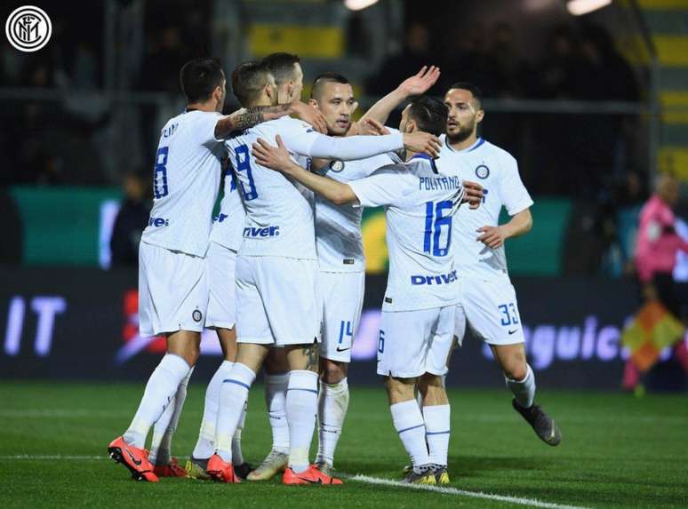 Jogadores da Inter comemoram gol contra o Frosisone Divulgação/Internazionale