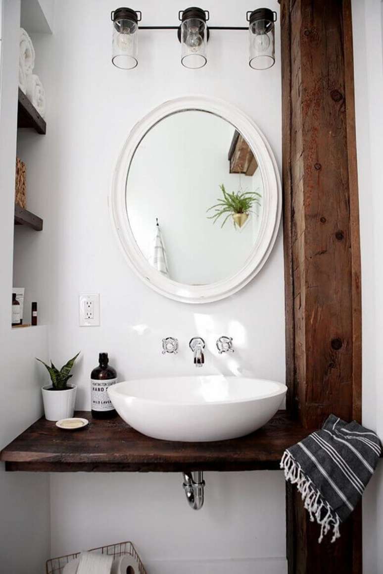33. O espelho é um elemento indispensável na decoração de lavabo – Foto: Pinterest