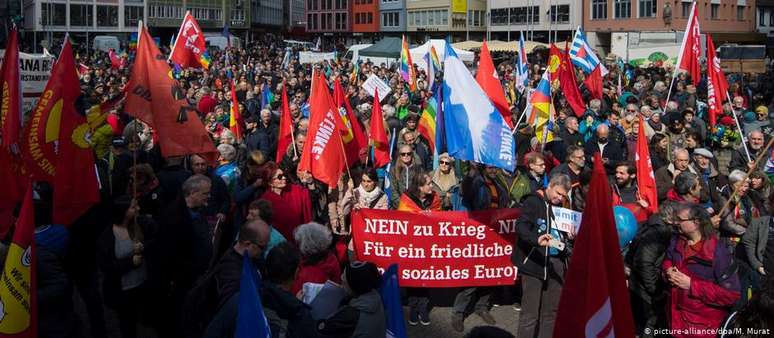 Marcha de Páscoa pela paz em Stuttgart