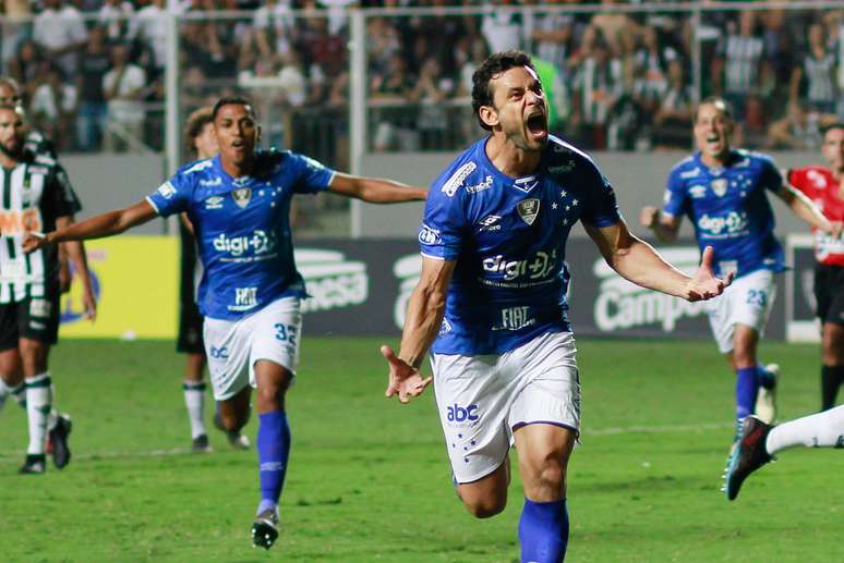 Fred comemora gol do Cruzeiro na final contra o Atlético-MG