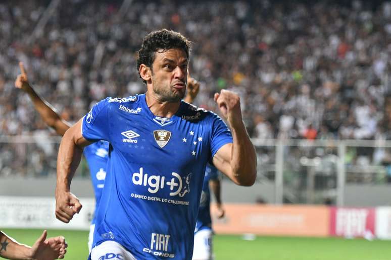 Fred, do Cruzeiro, comemora o seu gol contra o Atlético-MG, na decisão do Campeonato Mineiro 2019, no Estádio Independência