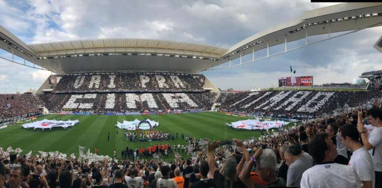 Mosaico antes de o jogo começar na Arena Corinthians (Foto: Ana Canhedo/Lancepress!)