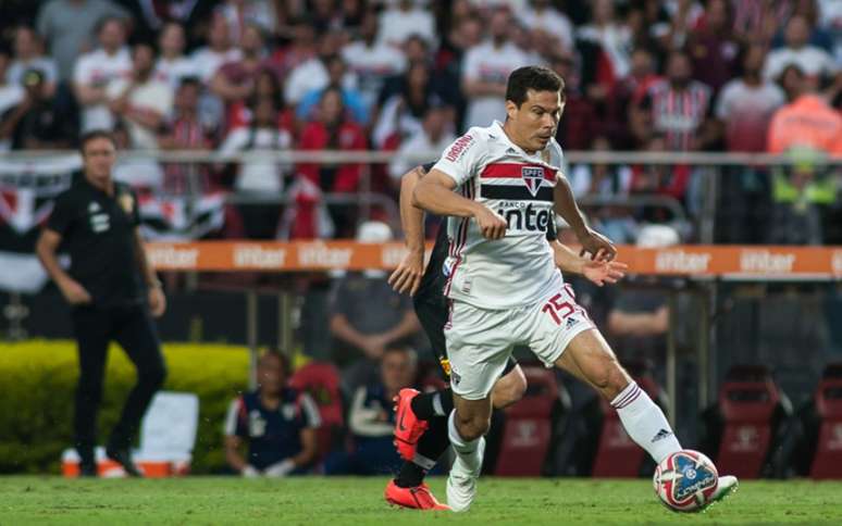 'A gente estava chateado, é normal', diz Hernanes sobre protocolo (Foto: Maurício Rummens/Fotoarena)