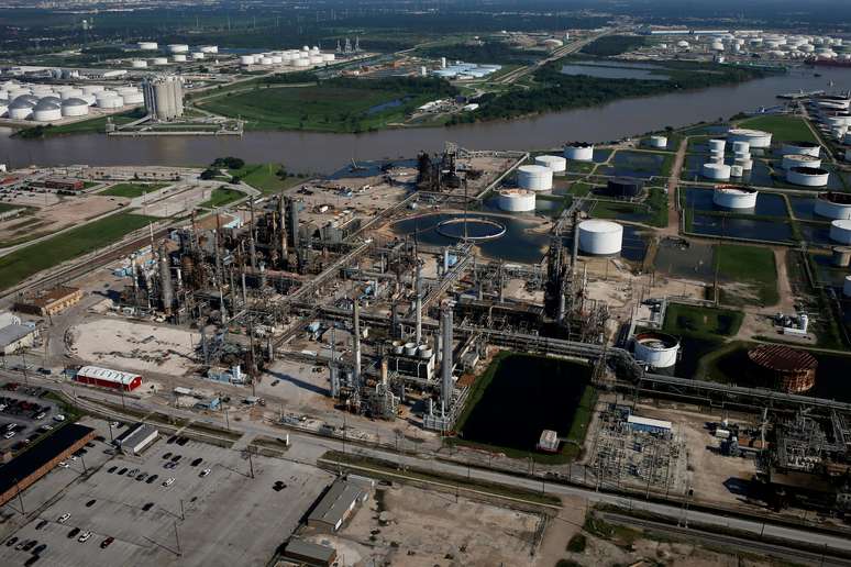 Vista aérea do sistema de refinarias de Pasadena, Texas (EUA) 
31/08/2017
REUTERS/Adrees Latif