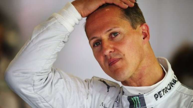 Michael Schumacher foi colocado em coma induzido ap&oacute;s um grave acidente de esqui