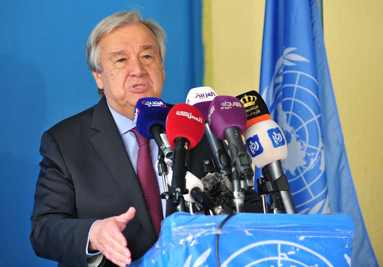 Secretário-geral da ONU, António Guterres, dá entrevista em campo de refugiados palestinos de Al-Baqaa
06/04/2019 REUTERS/Stringer 