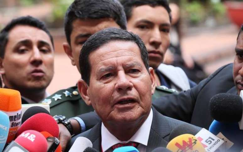 O vice-presidente Hamilton Mourão é alvo de ataques de "olavistas"