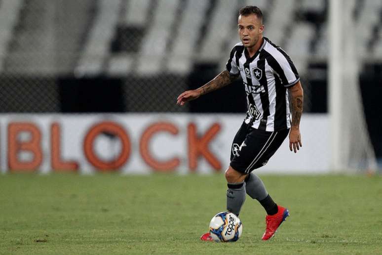 Ferrareis soma oito jogos e dois gols pelo Botafogo (Foto: Vítor Silva/SSPress/Botafogo)