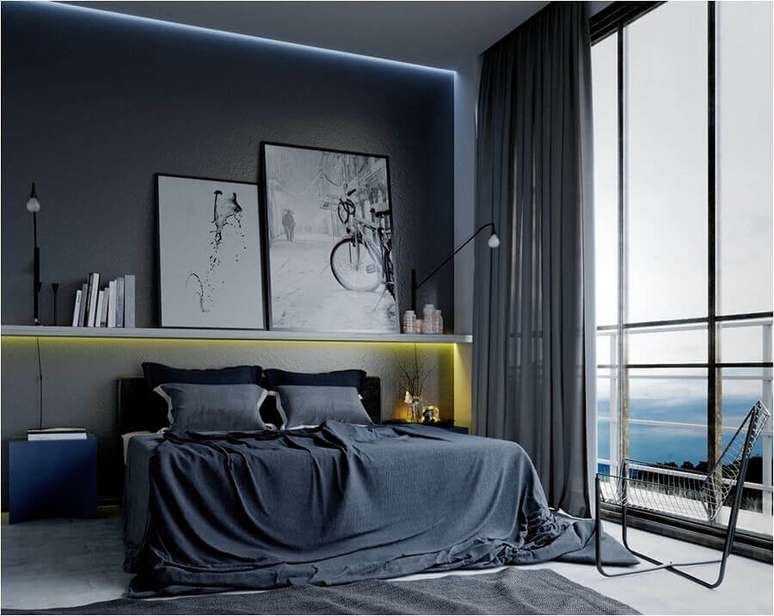 24. Decoração moderna para quarto cinza com iluminação de LED e porta de vidro – Foto: Bedroom Ideas