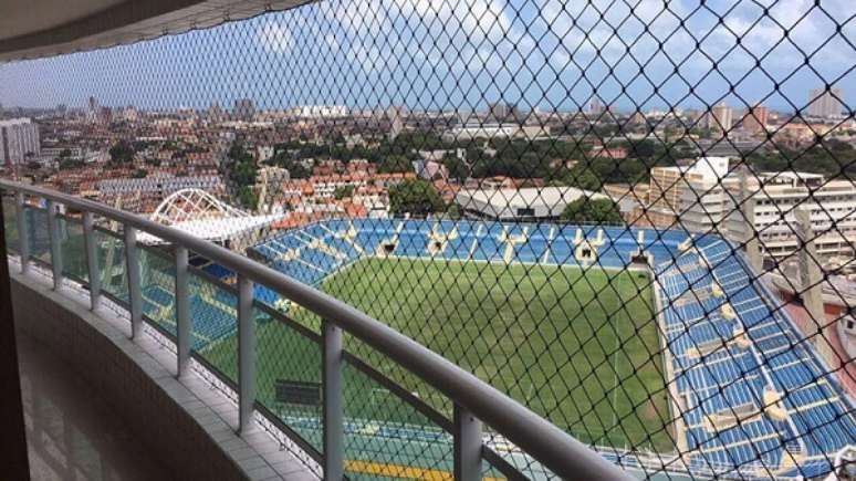 10- A tela de proteção deve ser fixada em torno de todo o vão. Fonte: Guia de Redes de Proteção