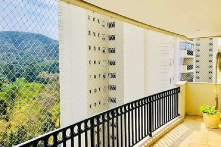 11- A tela de prote&ccedil;&atilde;o evita acidentes para adultos, crian&ccedil;as e animais. Fonte: Tudo Condom&iacute;nio Redes de Prote&ccedil;&atilde;o