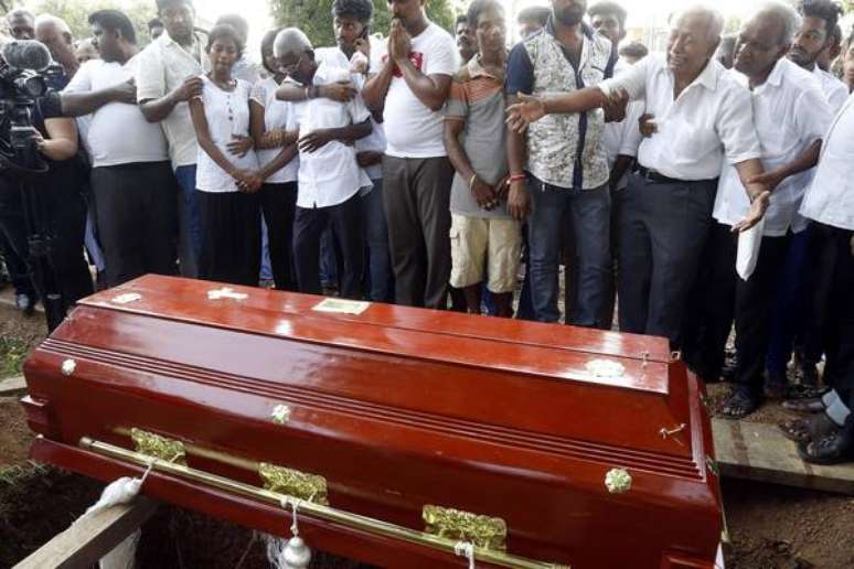 Funeral de vítima de atentado no Sri Lanka