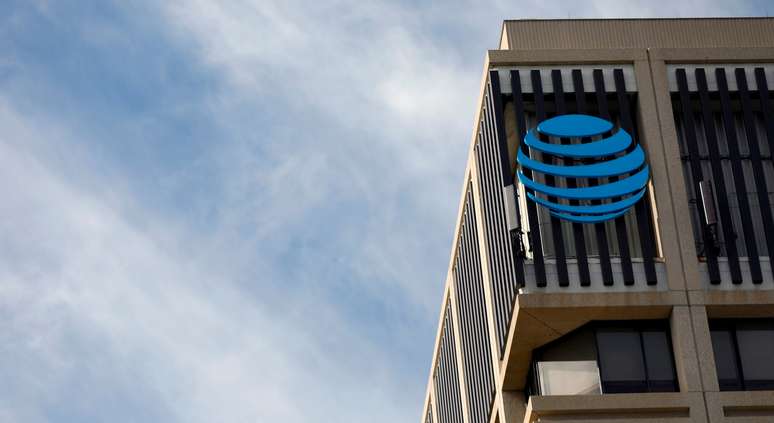 Logotipo da AT&T em pre'dio da companhia em Pasadena, Califórnia. 24/1/2018. REUTERS/Mario Anzuoni