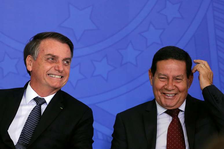 Presidente Jair Bolsonaro e o vice-presidente Hamilton Mourão participam de evento no Palácio do Planalto
24/04/2019
REUTERS/Adriano Machado