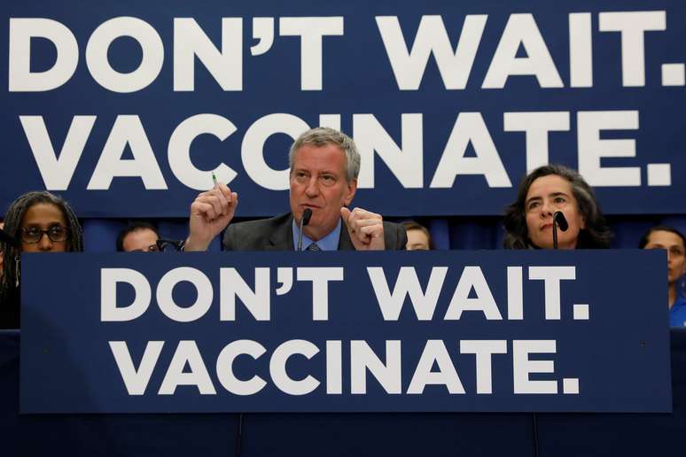 Prefeito de Nova York, Bill de Blasio, concede entrevista sobre surto de sarampo
REUTERS/Shannon Stapleton