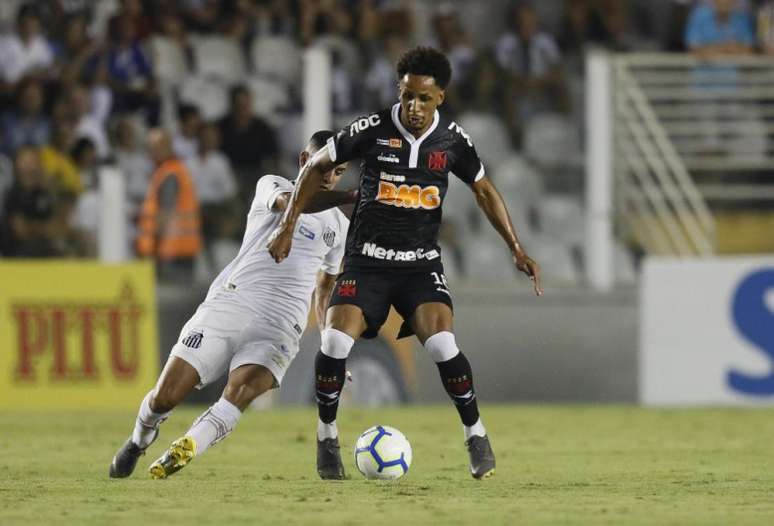 Lucas Mineiro foi um dos poucos com atuação regular contra o Santos, na ida (Foto: Rafael Ribeiro/Vasco)