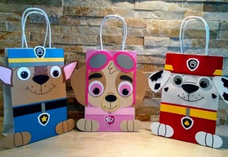71 – Sacolinhas personalizadas com os personagens para festa patrulha canina. Fonte: Mil Dicas de Mãe