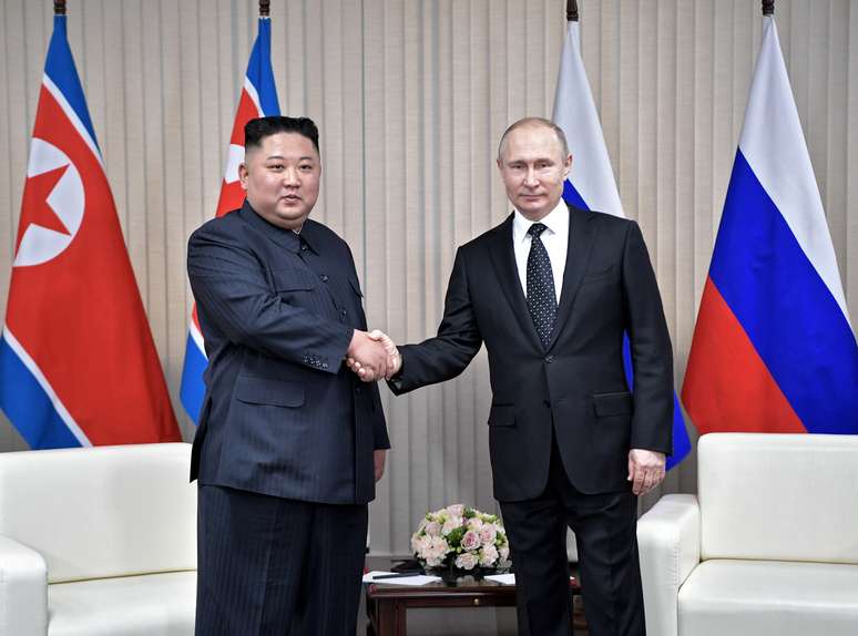 Presidente russo, Vladimir Putin, e l&iacute;der norte-coreano, Kim Jong Un, em Vladivostok
25/04/2019
Sputnik/Alexei Nikolsky/Kremlin via REUTERS