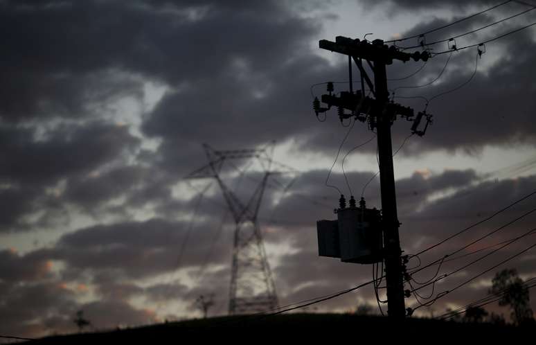 Linhas de energia em Montero Lobato (SP)
07/08/2015
REUTERS/Nacho Doce