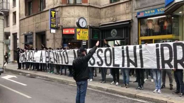 Polícia identifica 8 ultras da Lazio que homenagearam Mussolini