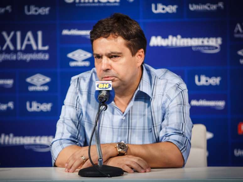 Segundo o clube, Itair tem vencimentos de 180 mil mensais e não os 354 mil sugeridos na matéria de Nicola- Vinnicius Silva/rRuzeiro
