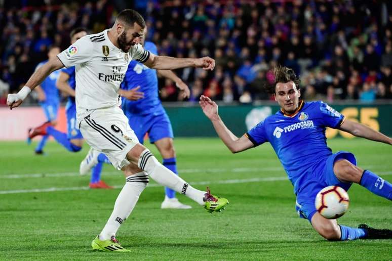 Benzema foi quem teve a melhor chance do Real no jogo (Foto: AFP)