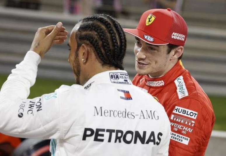 Hamilton elogia 'ótimo trabalho' de Leclerc na temporada