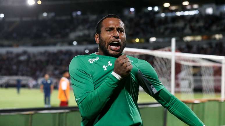 Rodolfo foi o herói da classificação na Copa do Brasil (Foto: LUCAS MERÇON / FLUMINENSE F.C.)