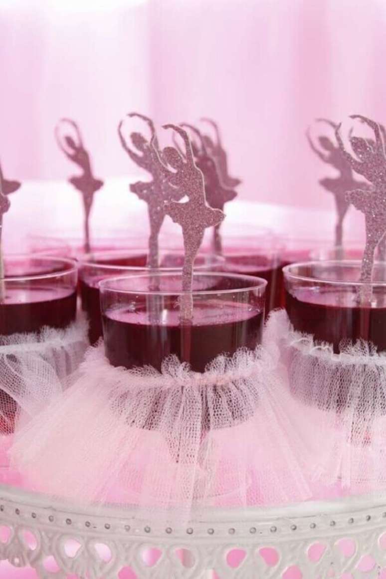 21. Potinhos de geladeira também podem ganhar uma decoração especial para a festa da bailarina – Foto: Pinterest