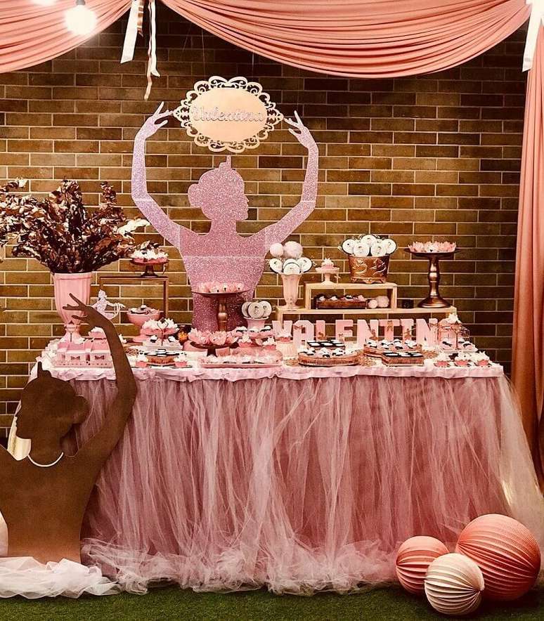 52. J&aacute; pensou em fazer uma decora&ccedil;&atilde;o r&uacute;stica para festa de bailarina? &Eacute; poss&iacute;vel &ndash; Foto: Chris Kessler