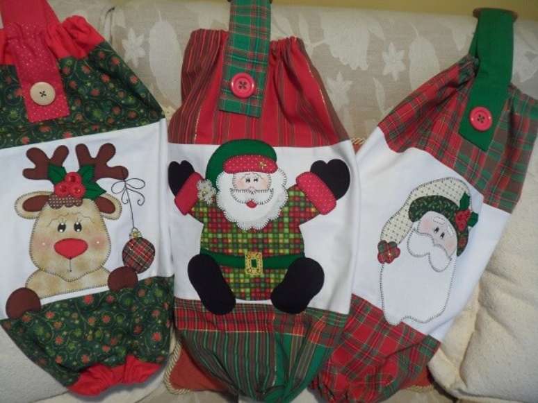 7 – Puxa saco de tecido com decoração de natal. Fonte: Elo 7
