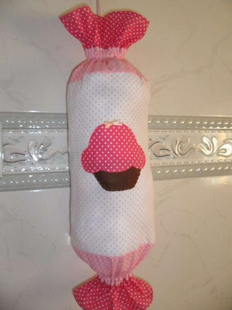 8 – Puxa saco de tecido com estampa de cupcake. Fonte: Blog Luci Artes