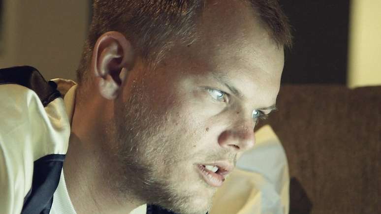 Avicii escreve carta para fã para explicar aposentadoria; ele falou de seus problemas de saúde mental ao anunciar decisão