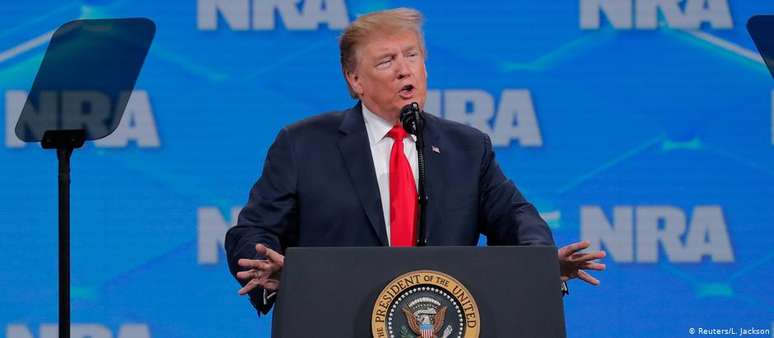 Trump fez anúncio durante encontro anula do lobby pró-armas NRA, que fez doações substanciais para sua campanha em 2016