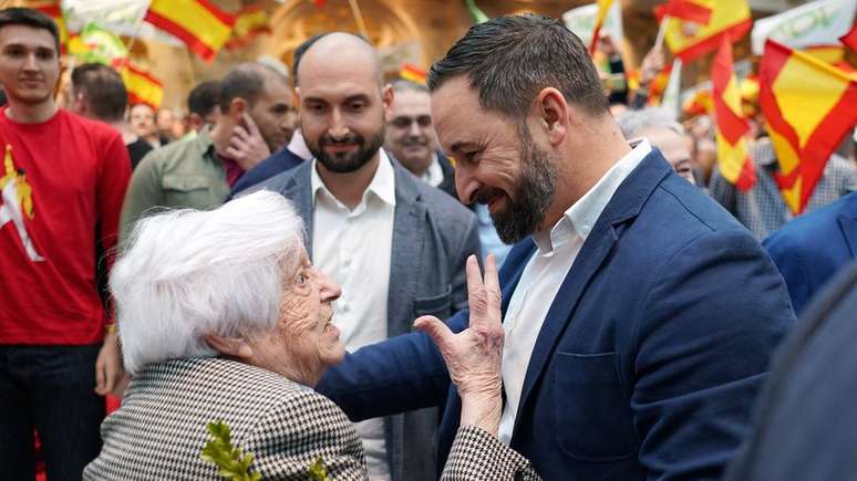 L&iacute;der do Vox, Santiago Abascal, &eacute; uma nova figura da pol&iacute;tica espanhola