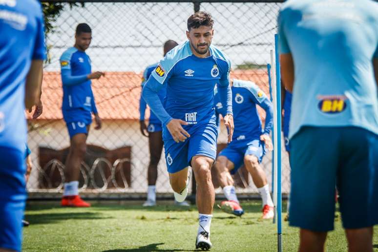 Robinho deve ser a novidade no time que encara o Ceará nesta quarta-feira, no Mineirão- Vinnicius Silva/Cruzeiro