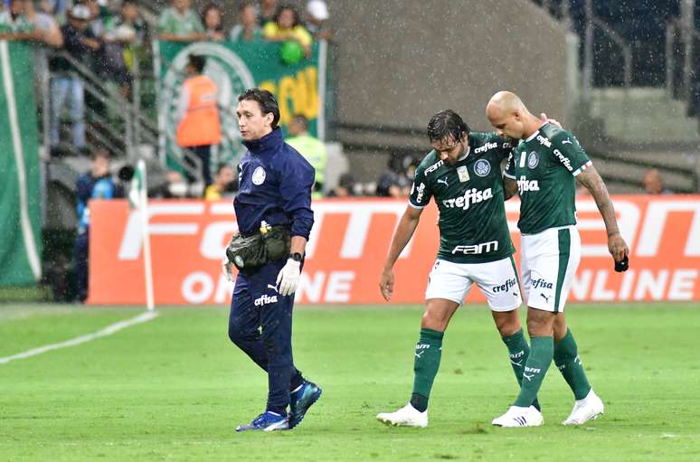 Atacante Ricardo Goulart tem lesão durante partida valida pela primeira rodada do campeonato Brasileiro de 2019, no Allianz Parque