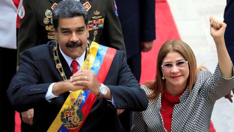 A reeleição de Maduro, em 2018, foi contestada dentro e fora da Venezuela; a oposição nao reconhece a vitória e alega uso da máquina estatal para conseguir votos