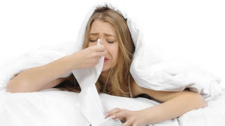 Ginecologista grego Soranus recomendou que as mulheres no s&eacute;culo 2 pulassem para tr&aacute;s sete vezes e espirrassem ap&oacute;s o sexo para evitar gravidez