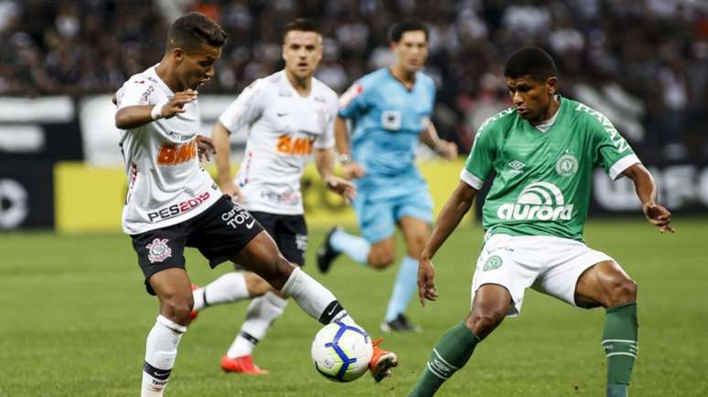 Corinthians eliminou a Chapecoense da Copa do Brasil no último embate (Foto: Rodrigo Gazzanel/RM Sports)