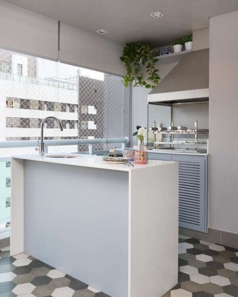 17- A cortina de vidro &eacute; ideal para &aacute;rea de churrasqueiras e espa&ccedil;os gourmet. Fonte: GF Projetos