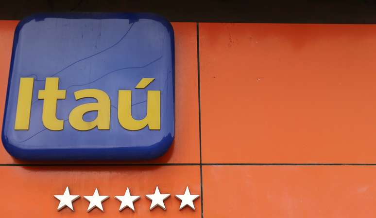 Logotipo do Ita&uacute; numa ag&ecirc;nca no Rio de Janeiro. 5/2/2018.  REUTERS/Sergio Moraes