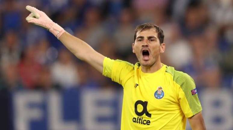 Casillas sofre infarto em treinamento do Porto