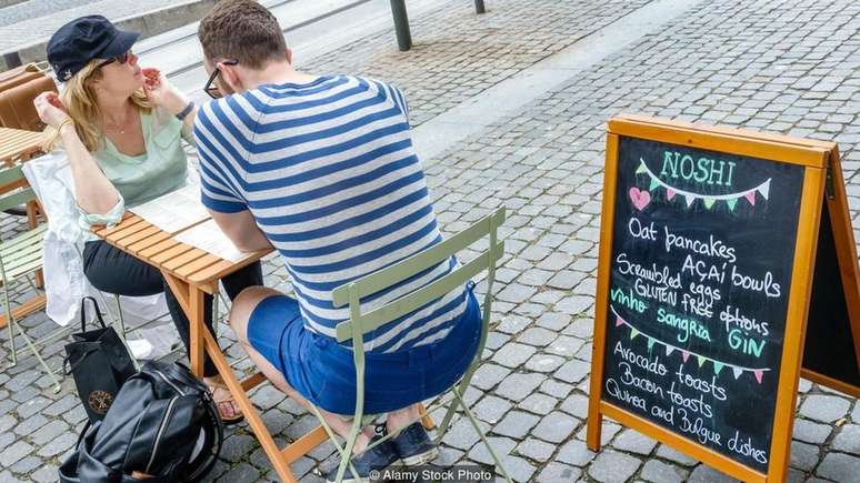 O cardápio deste restaurante ostenta muitos alimentos na moda, incluindo açaí, quinoa e, claro, abacate