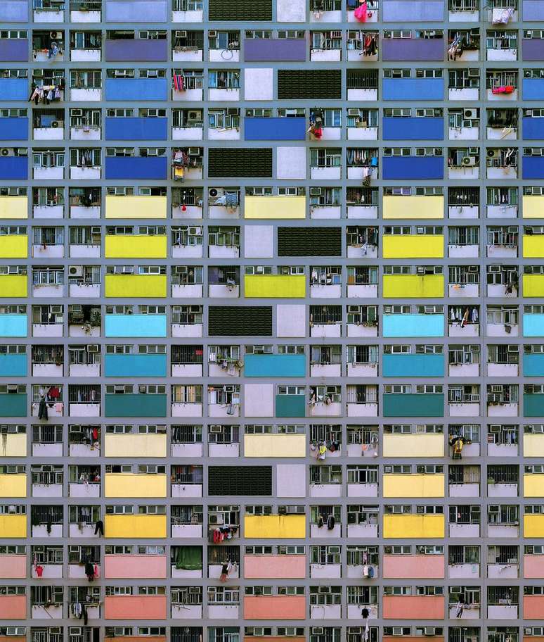 Foto Arquitetura da Densidade #75, de 2006; fotos mostram a dura realidade nos apertados blocos de apartamento de Hong Kong